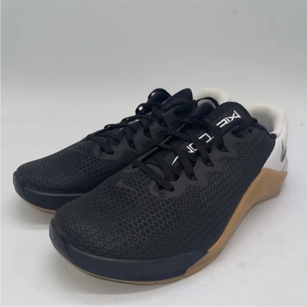 Nike Metcon 5 black and gum men’s 9. Great condition